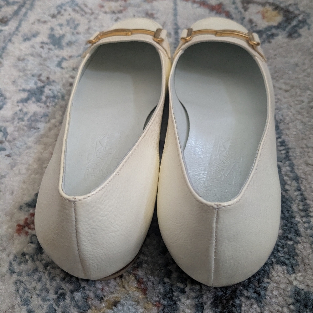 Salvatore Ferragamo Off White Flats With Gold Buckle Detail - 9B - Picture 5 of 11